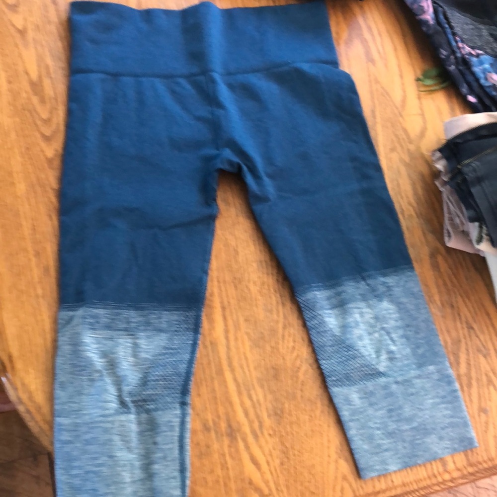 Lululemon crops